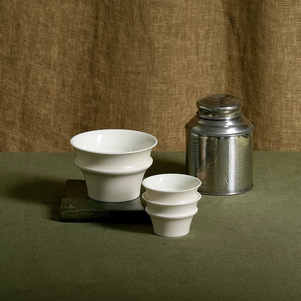 Curved Daily Cup